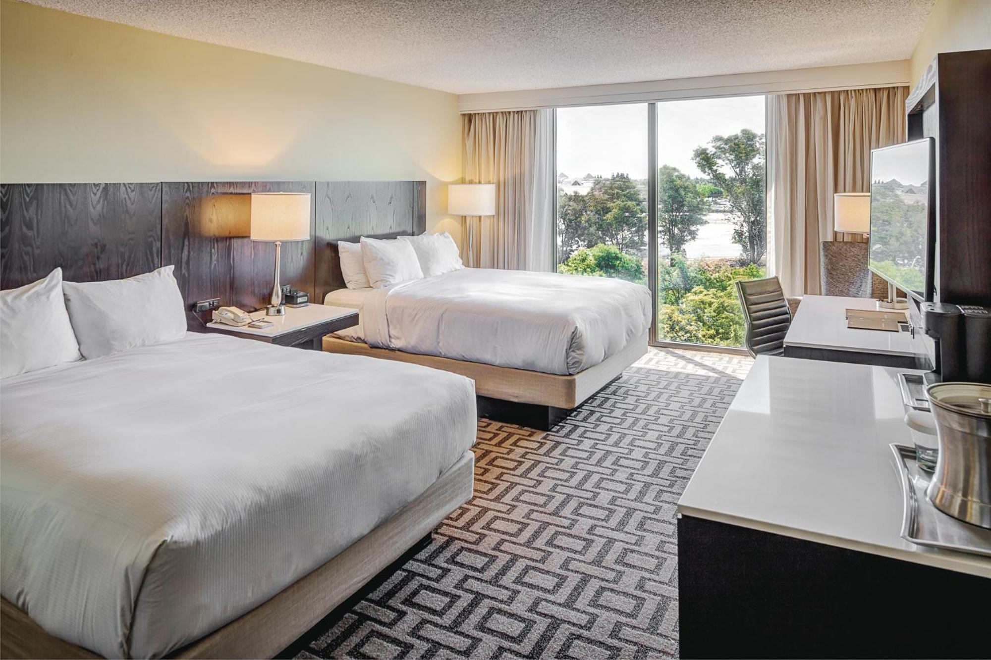 Hilton Sacramento Arden West Hotel Exterior photo